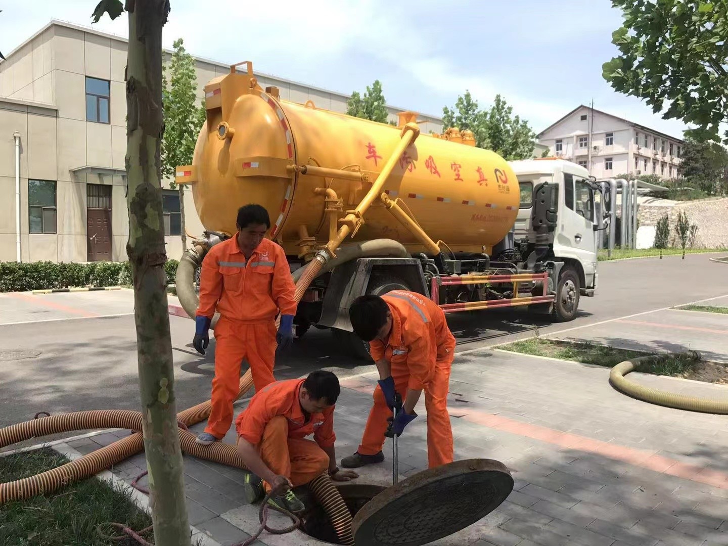 麻江化粪池清理与5-8吨吸粪车施工效率分析